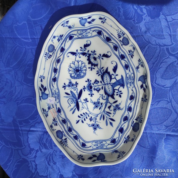 Meissen bowl, sword antique onion pattern blue cobalt popular pattern! Serving table center