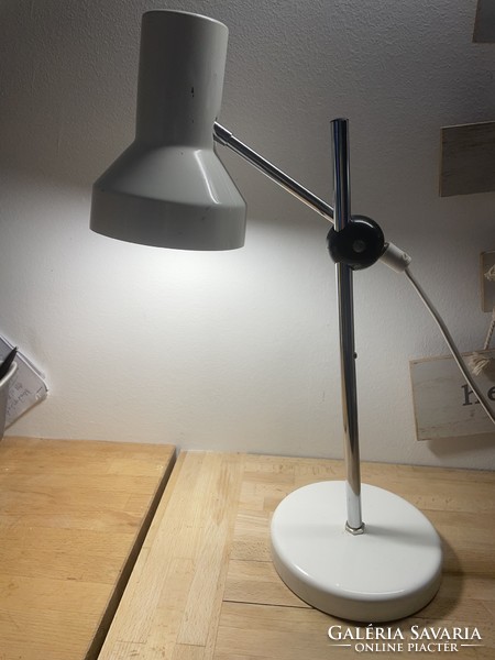 Retro “crane” arm table lamp