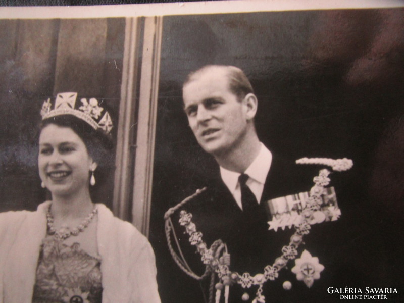 II. Queen Elizabeth of Britain 1952 the royal betrothal: queen elizabeth ii and prince philip edinburg