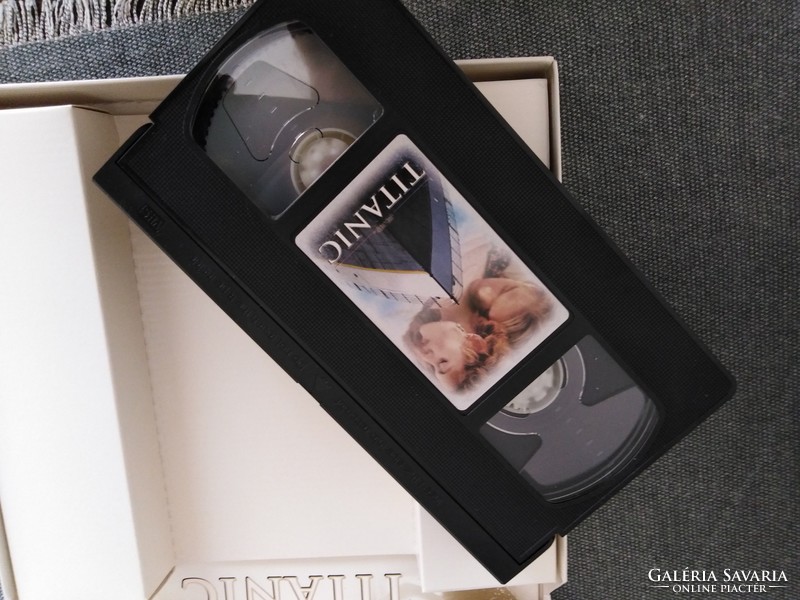 TITANIC - limitált kiadású- VHS kazetta, boxban
