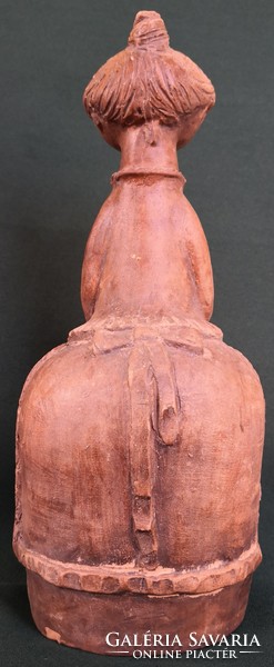 DT/024 - Kőfalvy Gyula - (N. Kovács Mária jellegű) szobrászművész – Virágos szoknyás nő