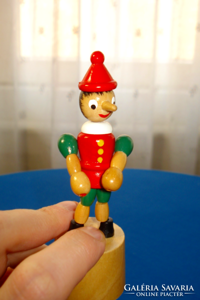 Retro, nyomogatós - rugós táncoló Pinocchio figura