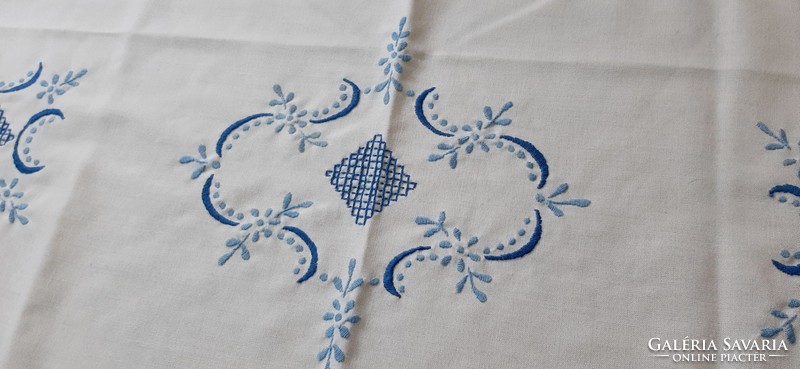 Embroidered cotton tablecloth, needlework 82 x 36 cm.