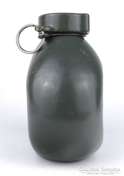 1I171 old green military aluminum water bottle