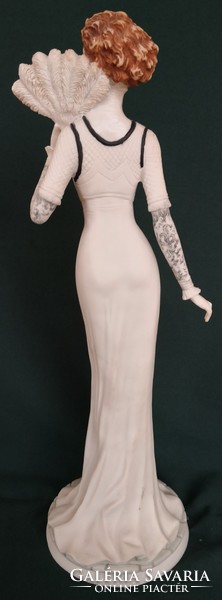 DT/029 - Vintage jellegű, óriási modern szobor, hölgy legyezővel