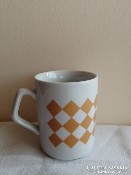 Zsolnay retro mug, ocher checkered