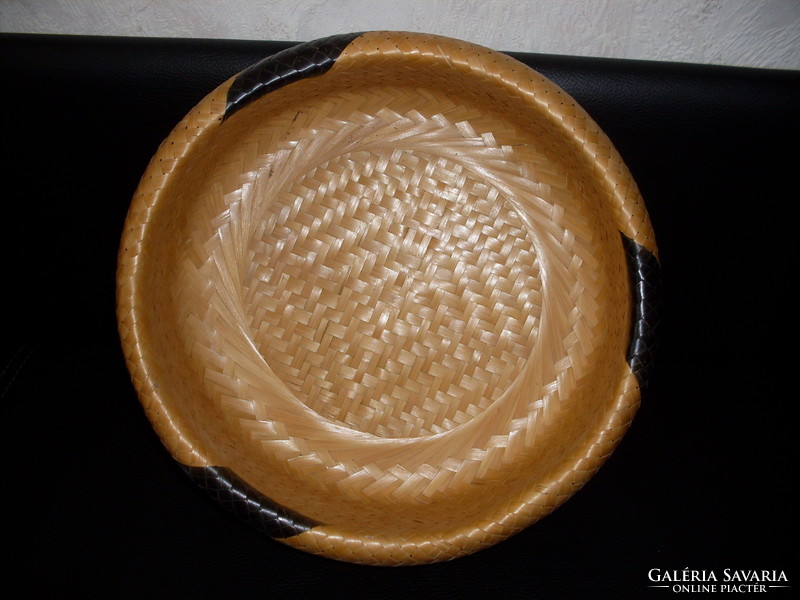 Larger bowl bowl