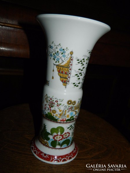 Unterweissbach vase - with Japanese motifs