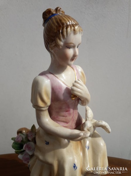 4 pcs. Charming porcelain statue.