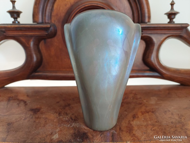 Zsolnay round-sealed eosin Art Nouveau vase