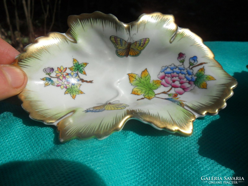 2 Herend ashtray with Victorian pattern