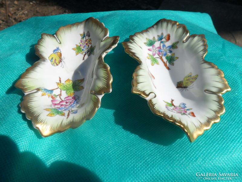 2 Herend ashtray with Victorian pattern