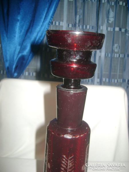 Old crimson peeled, incised glass liquor set - carafe with six glasses
