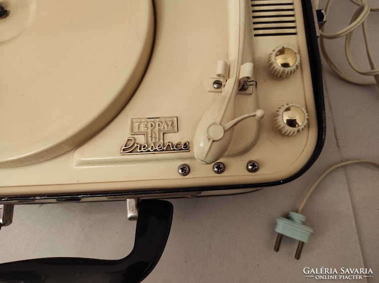 Antique retro portable turntable 5246