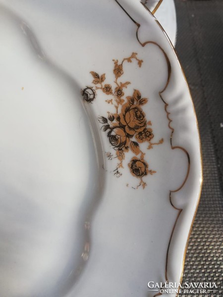 Régi 30-as évekbeli Zsolnay barokk, tollazott nagy lapos tányér 2 db