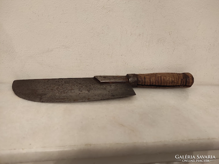 Antik muzeális patinás dekoratív konyhai eszköz kovácsoltvas húsbárd hentes bárd nyéllel 539 5262