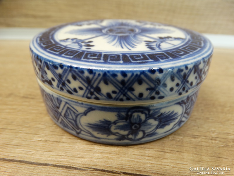 Chinese powder box-c1850-1900