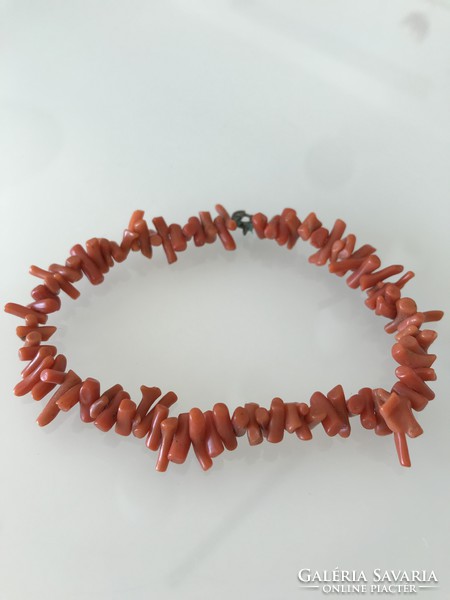 Coral bracelet, 21 cm long