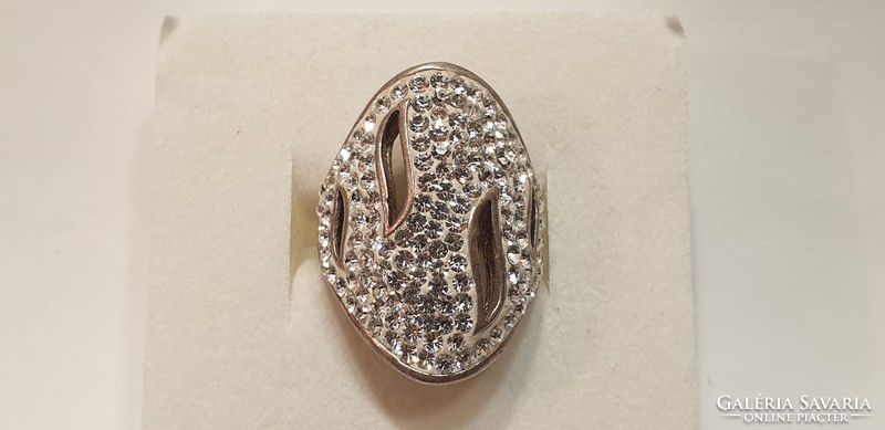 Kövekkel rendkívül gazdagon díszitett, különleges női ezüst gyűrű (925)
