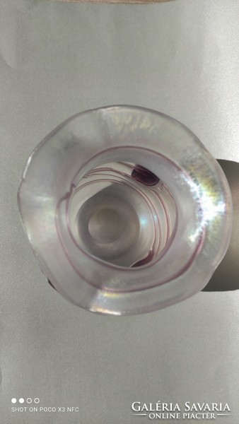 Szecessziós Freiherr von Poschinger  irizáló fodros szájú üveg váza