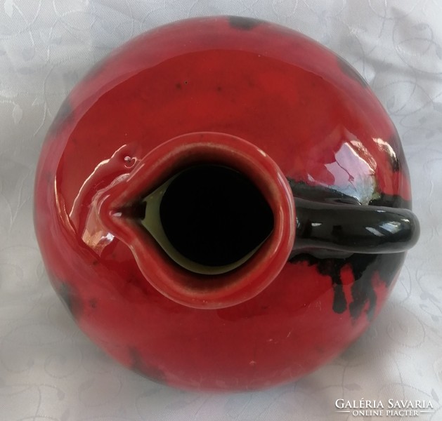 Craftsman Szombath Zsuzsa red and black glazed ceramic vase