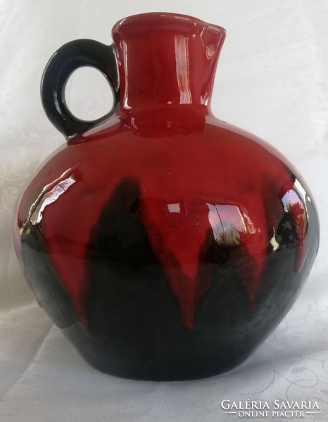 Craftsman Szombath Zsuzsa red and black glazed ceramic vase