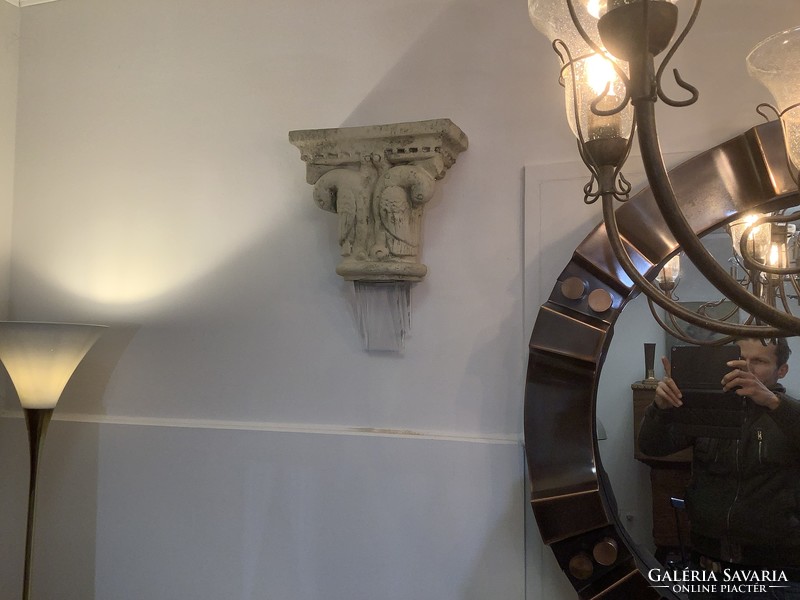 A pair of exclusive Italian wall lamps from the famous Mangani manufactory in Florence in the 80s. (Classic)