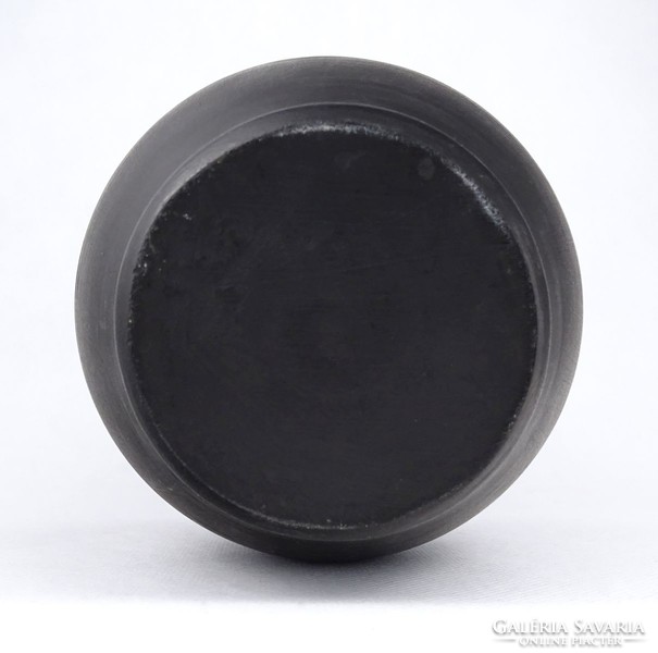 1I219 old black pot vase 21 cm