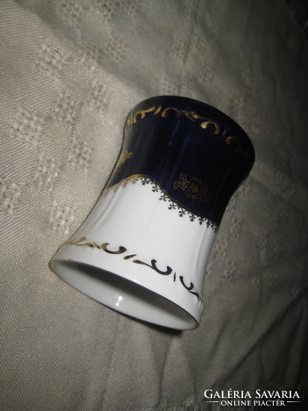 Zsolnay Pompaduor   váza , új állapot  7,4 x 9,4 mm