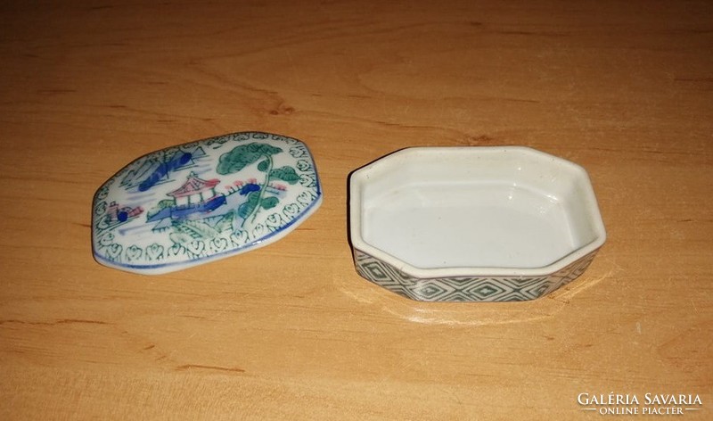 Chinese porcelain jewelry holder (16 / k)