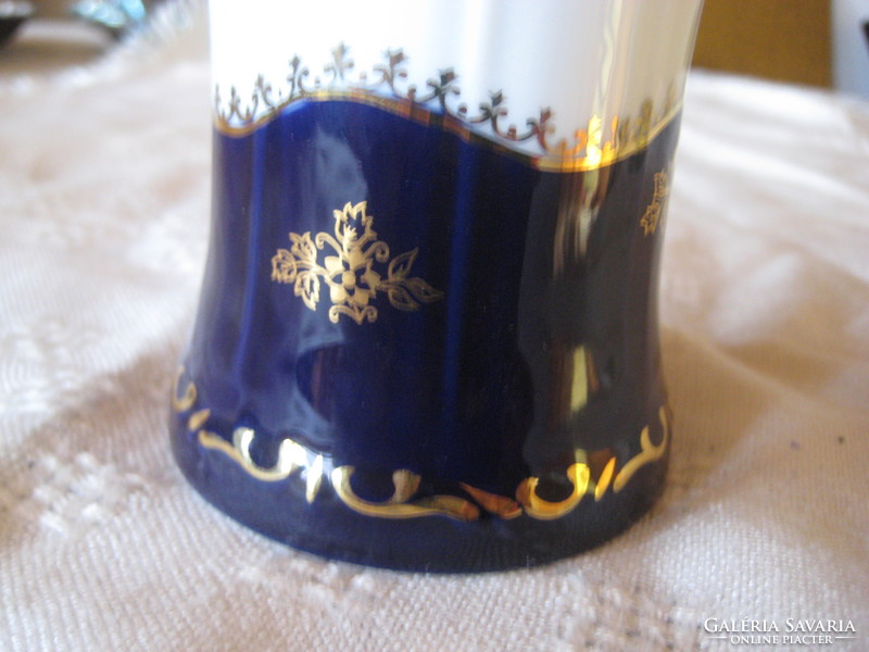 Zsolnay pompaduor vase, new condition 7.4 x 9.4 mm