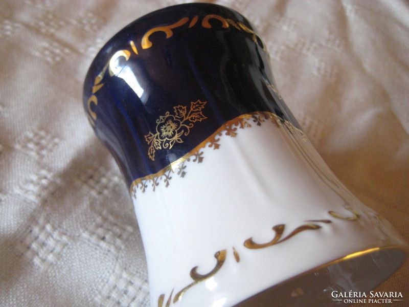 Zsolnay pompaduor vase, new condition 7.4 x 9.4 mm