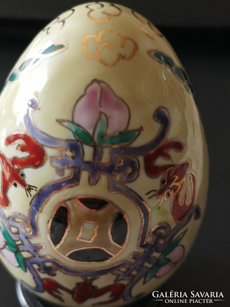 Kézzel festett porcelán tojás