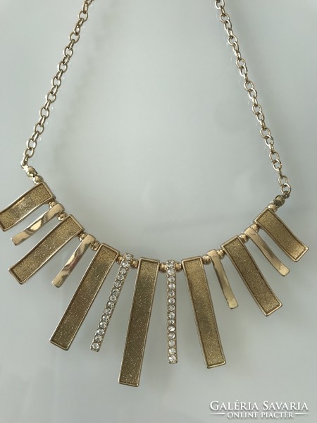 Gold-plated necklace with shining crystals, 47 cm long