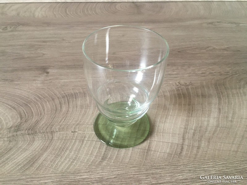 Zöld talpú üvegpohár, akár vázának is