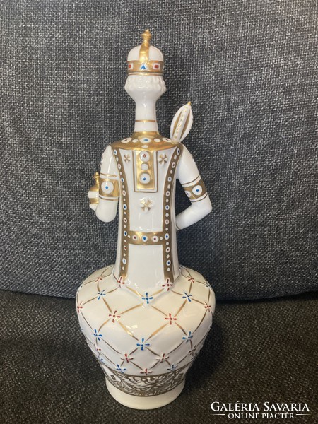 Hollóház porcelain St. Stephen is unique!