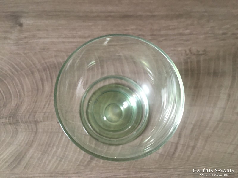 Green-bottomed glass, even for a vase