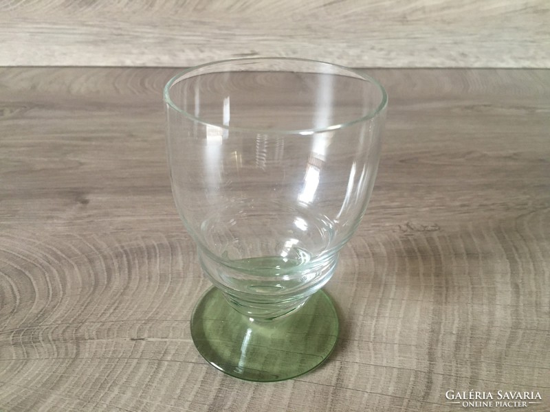 Green-bottomed glass, even for a vase