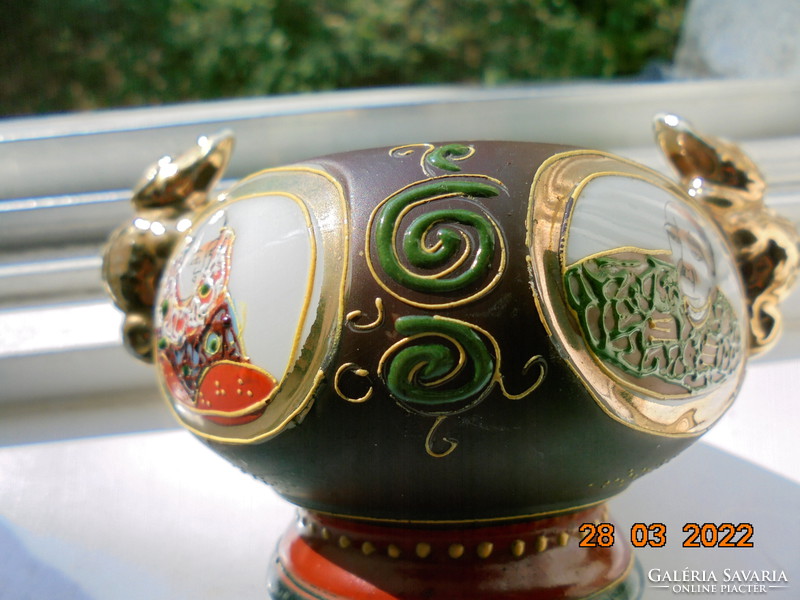 Antique vase of satsuma moriage with 4 medallions with figural foo dog