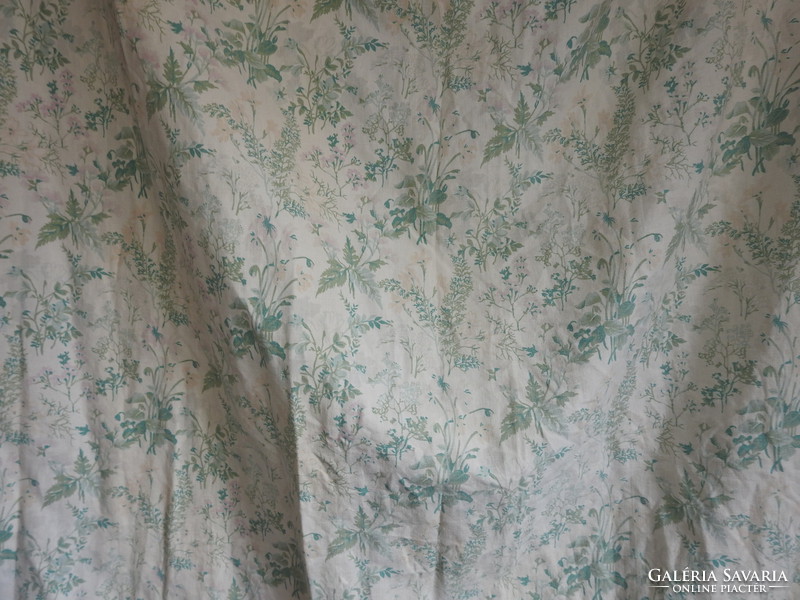 Pair of blackout curtains with wildflower pattern