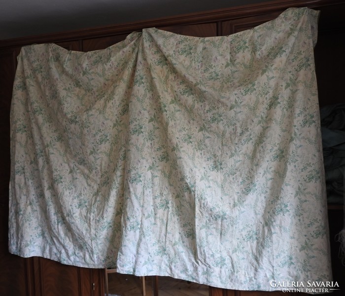 Pair of blackout curtains with wildflower pattern