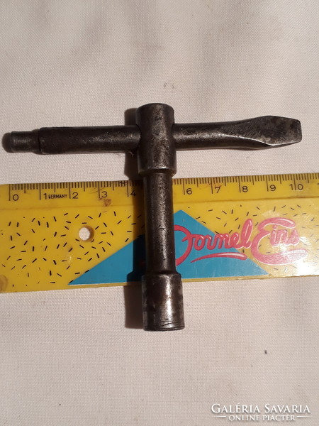 Interesting old tool