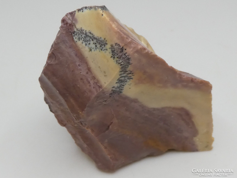 Dendrit ágas sárga-barna opál. Természetes, közönséges opál ásvány. Ránkfüred, Felvidék. 35 gramm