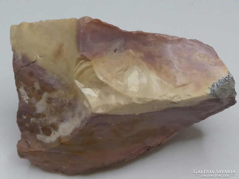 Dendritic branched yellow-brown opal. Natural, ordinary opal mineral. Ránkfüred, highlands. 35 Grams