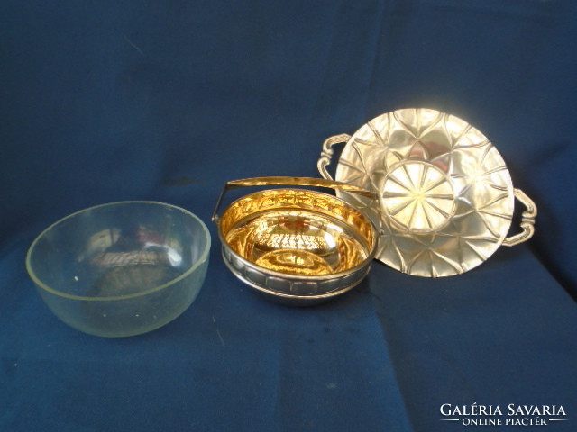 The auction has 2 old glass inserts and a wonderful goldsmith antique marked tray