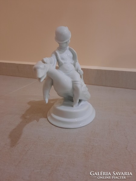 Fehér Herendi porcelán Ludas Matyi figura