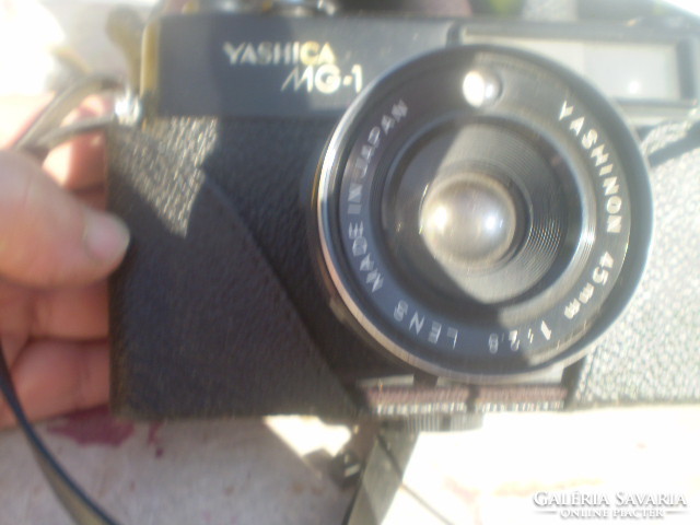 Yashica MG-1 filmes fényképezőgép eredeti bőr táskában
