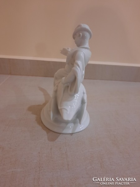 Fehér Herendi porcelán Ludas Matyi figura