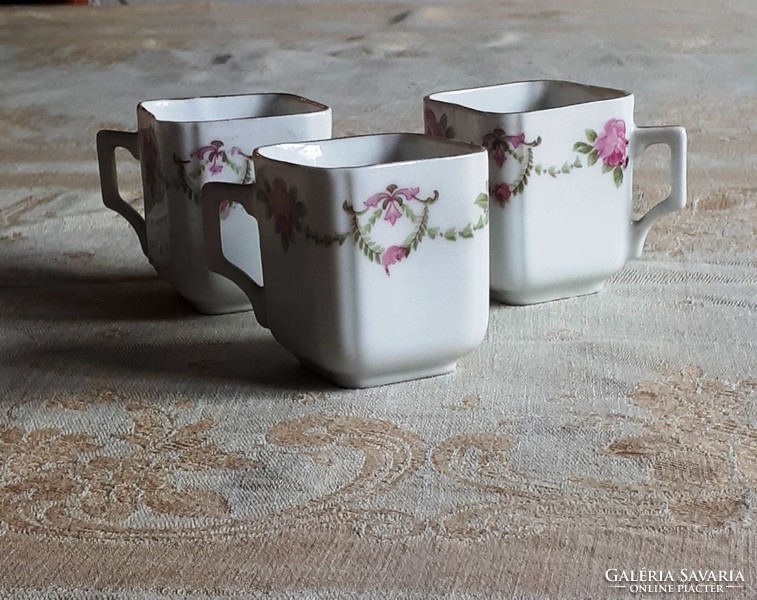 Szögletes porcelán,rózsás csészék,3db