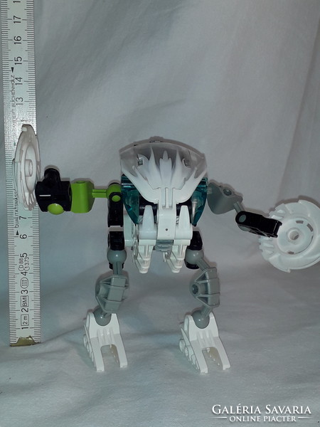Many items at a discount price! Unique images of lego bionicle figures and sci-fi vehicle figures in one